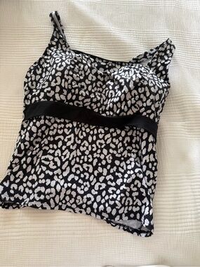 Lands End womens 16w black and white tankini top